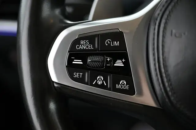 BMW 3 Series view 28