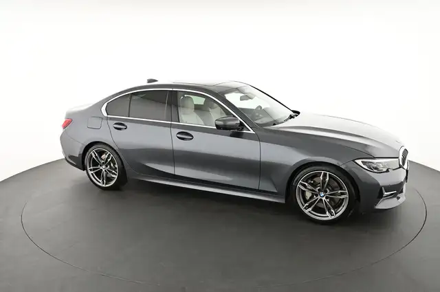 BMW 3 Series view 8