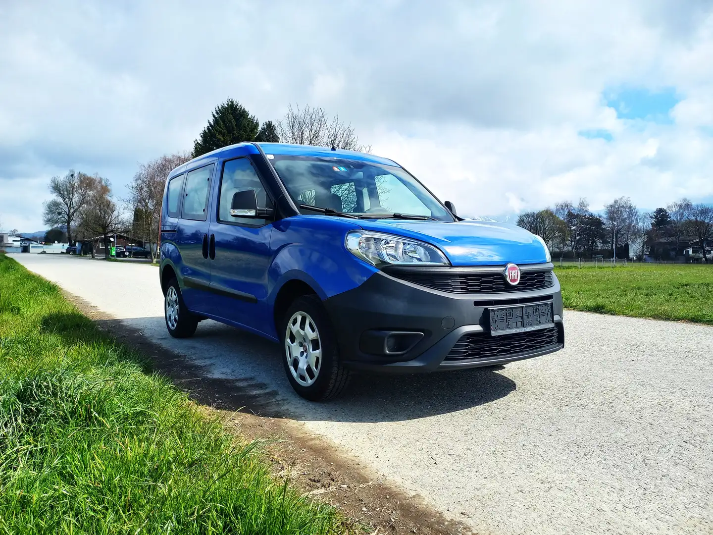 Fiat Doblo Doblo 1,4 95 Start Blau - 1