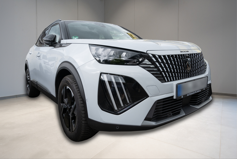 Peugeot 2008 GT HYBRID 145 e-DSC6 — photo 2