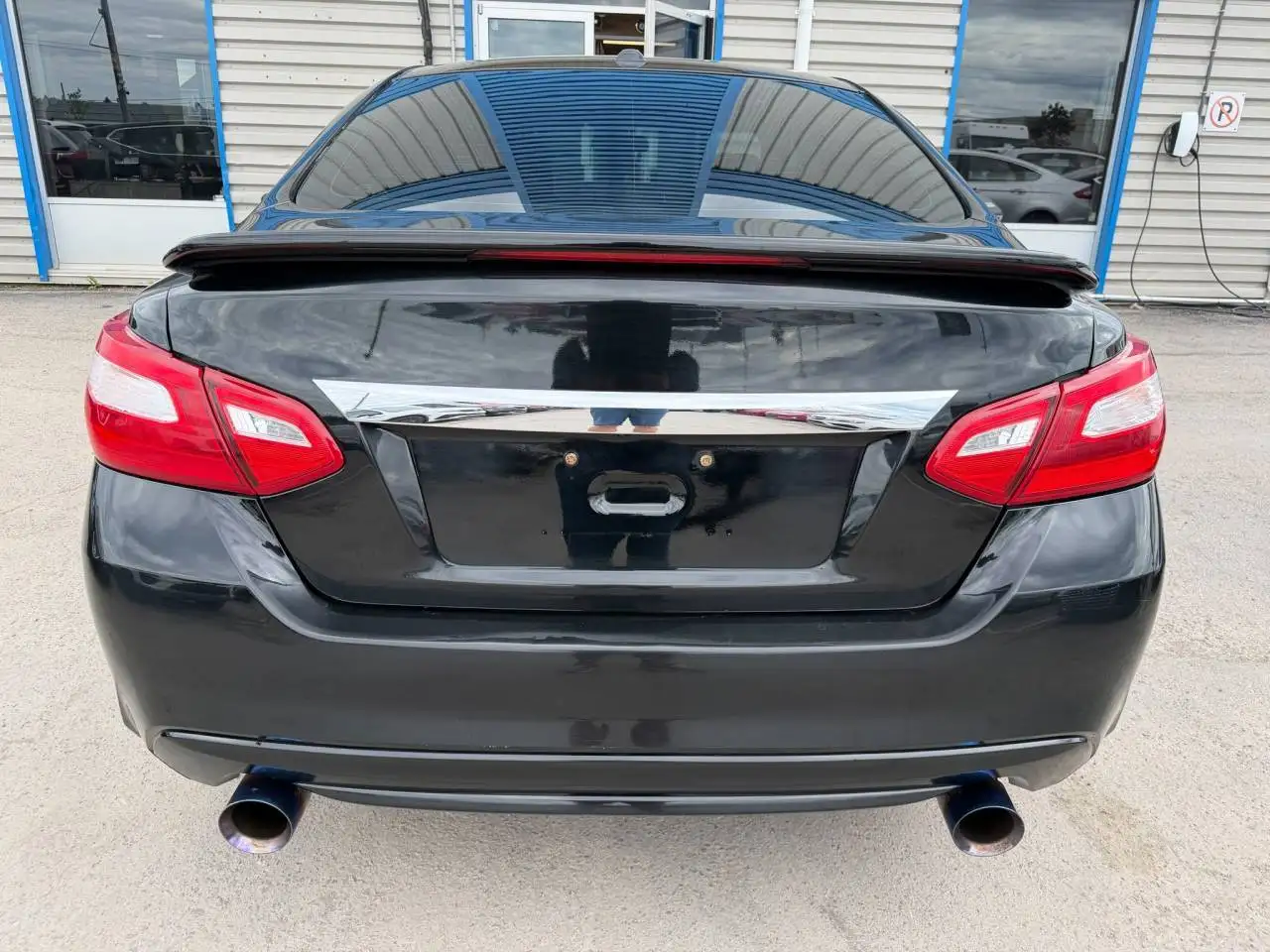 Nissan Altima снимка Nissan Altima
