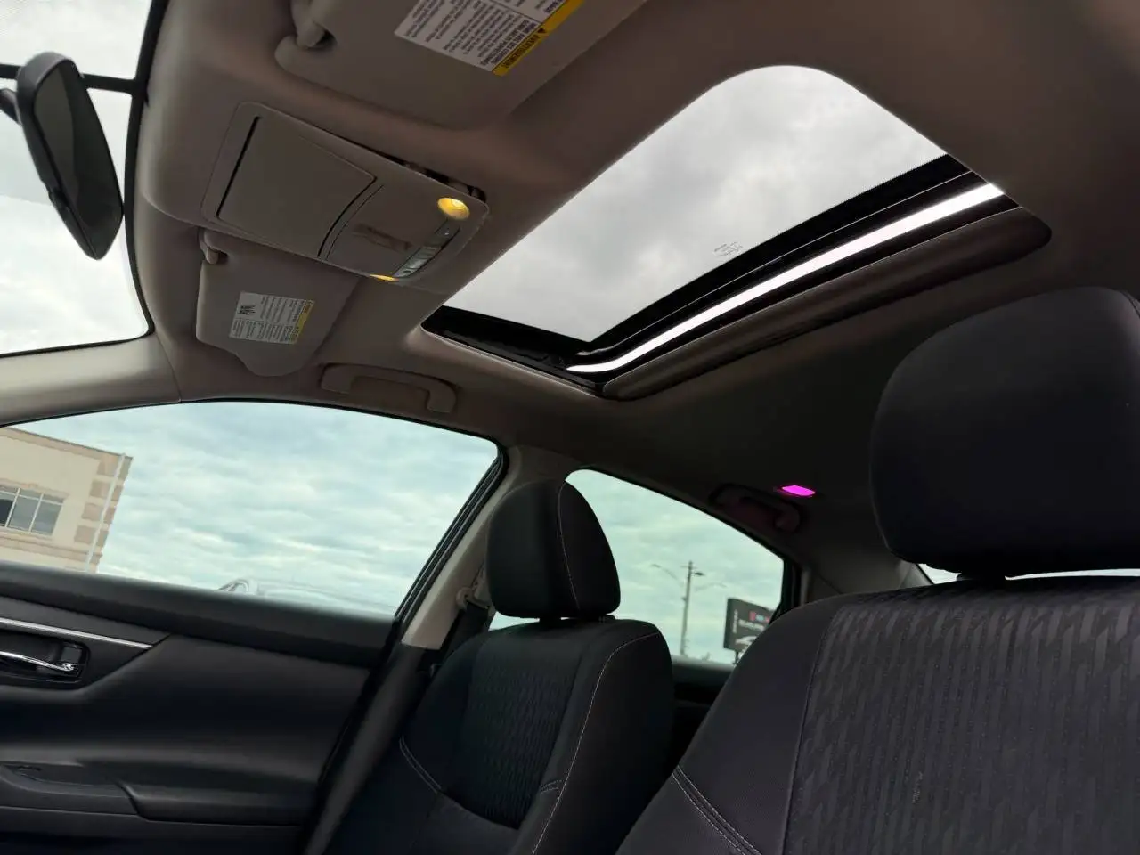Nissan Altima снимка Nissan Altima