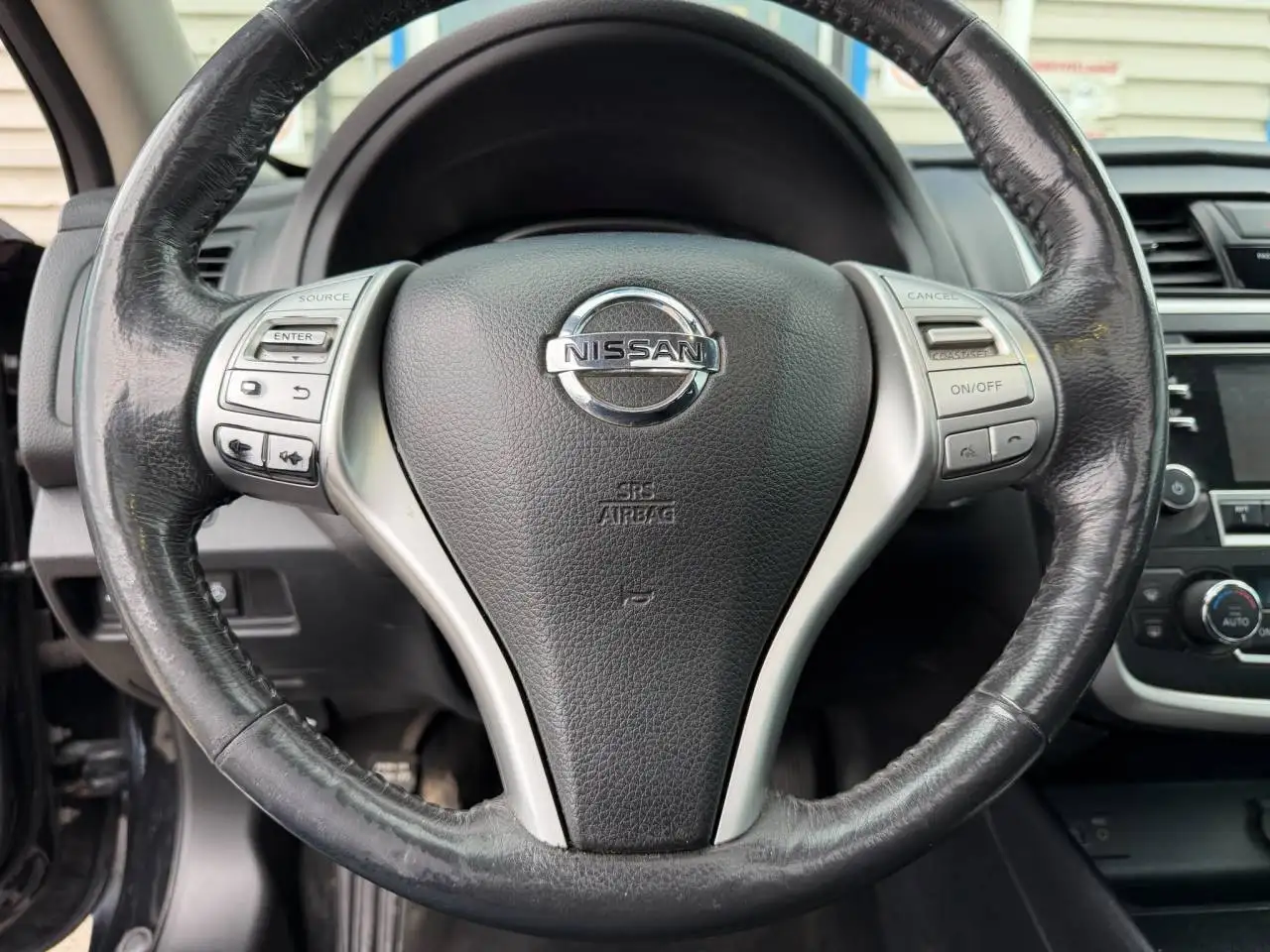 Nissan Altima снимка Nissan Altima