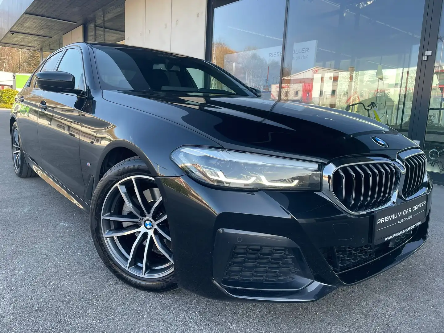 BMW 520 d xDrive M Sport LCI Aut. HeadUp, Schiebedach Nero - 1