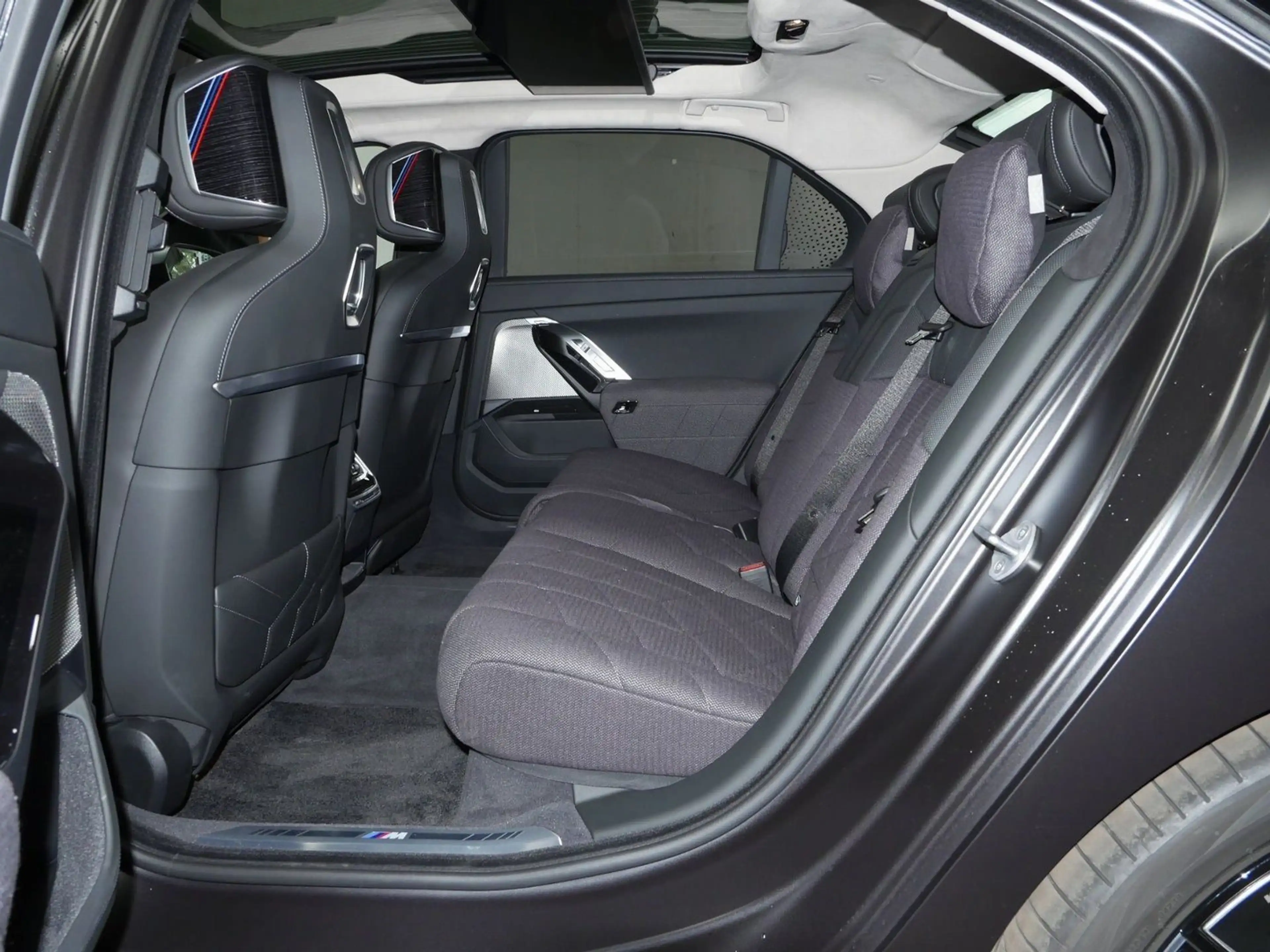 BMW i7 xDrive60 M Sport PRO //ExecutiveLoungeSeating — photo 11