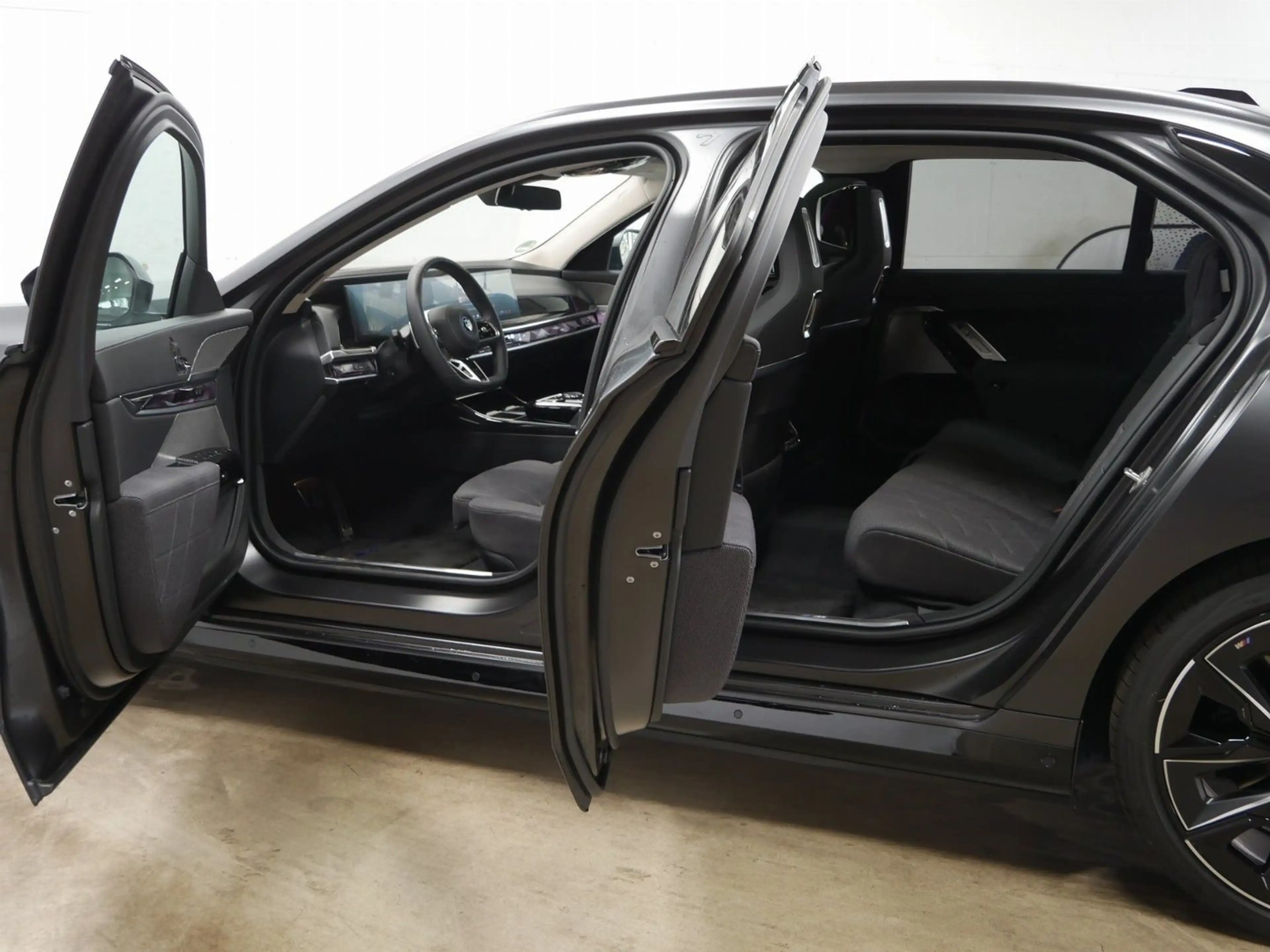 BMW i7 xDrive60 M Sport PRO //ExecutiveLoungeSeating — photo 13