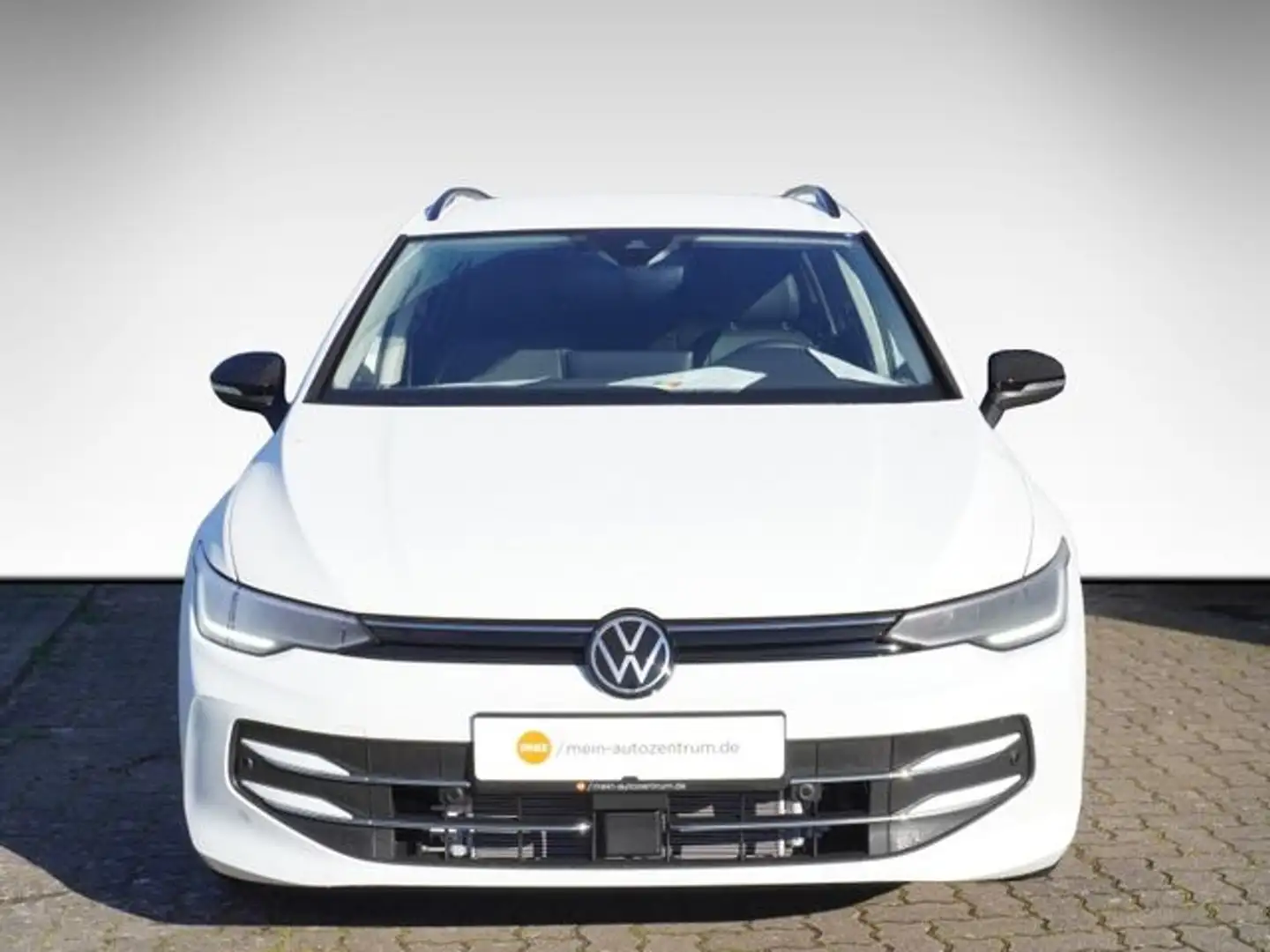 Volkswagen Golf VIII GOAL 1.5 l TSI OPF 116 PS 6- Weiß - 2