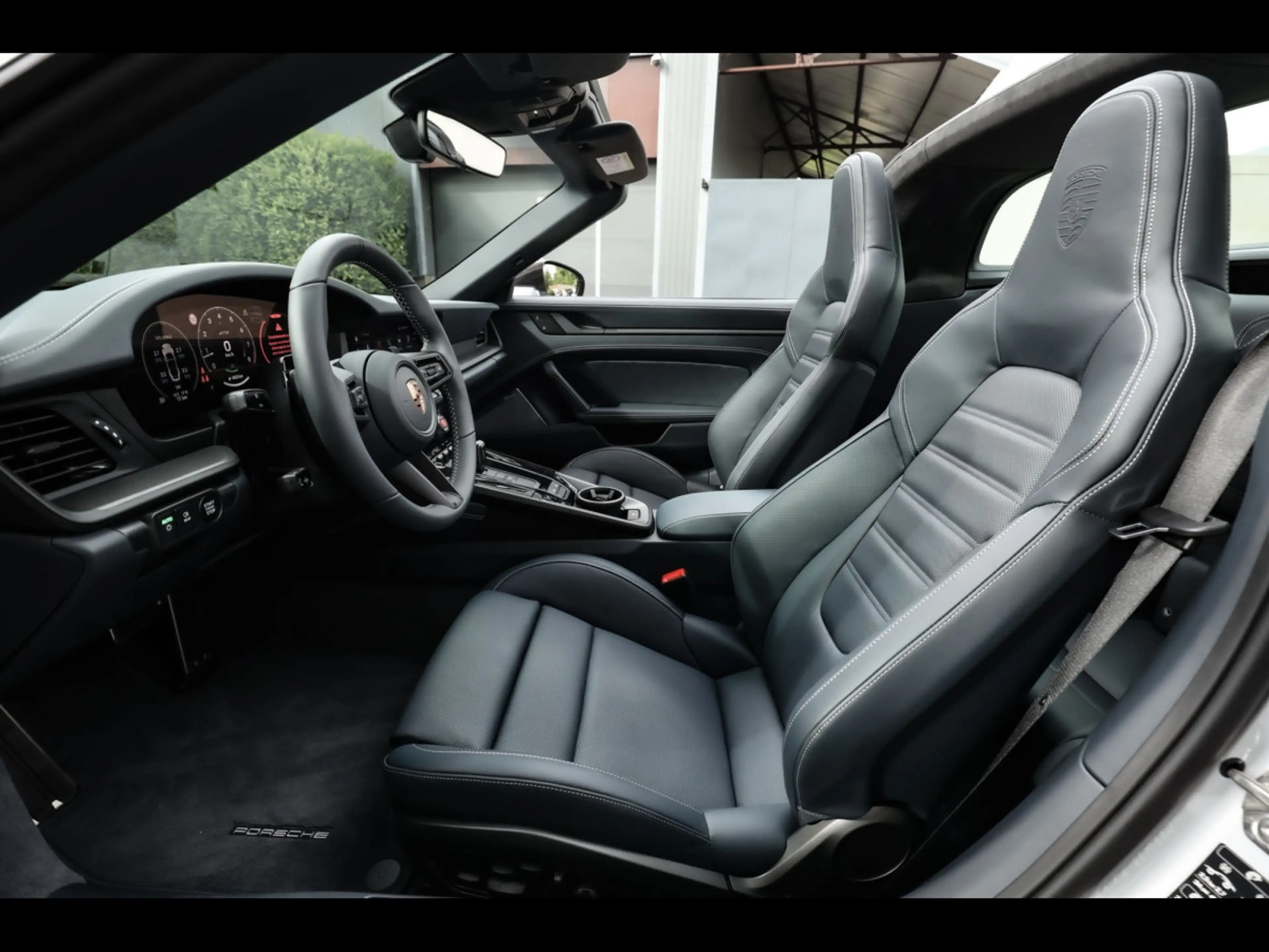 Porsche 911 (992.2) TARGA 4 GTS PDK°CARBON SPORTDESIGN°930 — photo 11