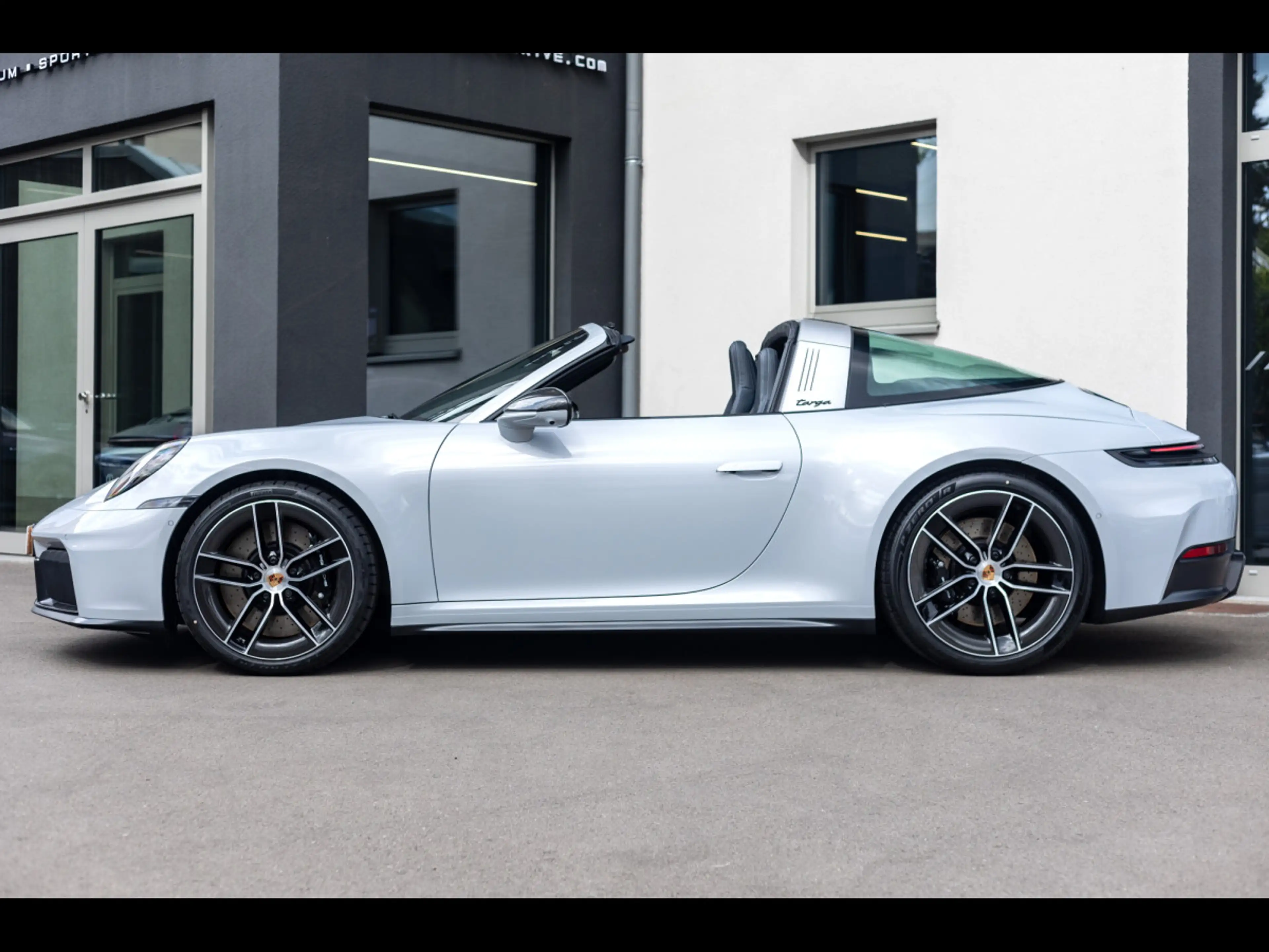 Porsche 911 (992.2) TARGA 4 GTS PDK°CARBON SPORTDESIGN°930 — photo 2