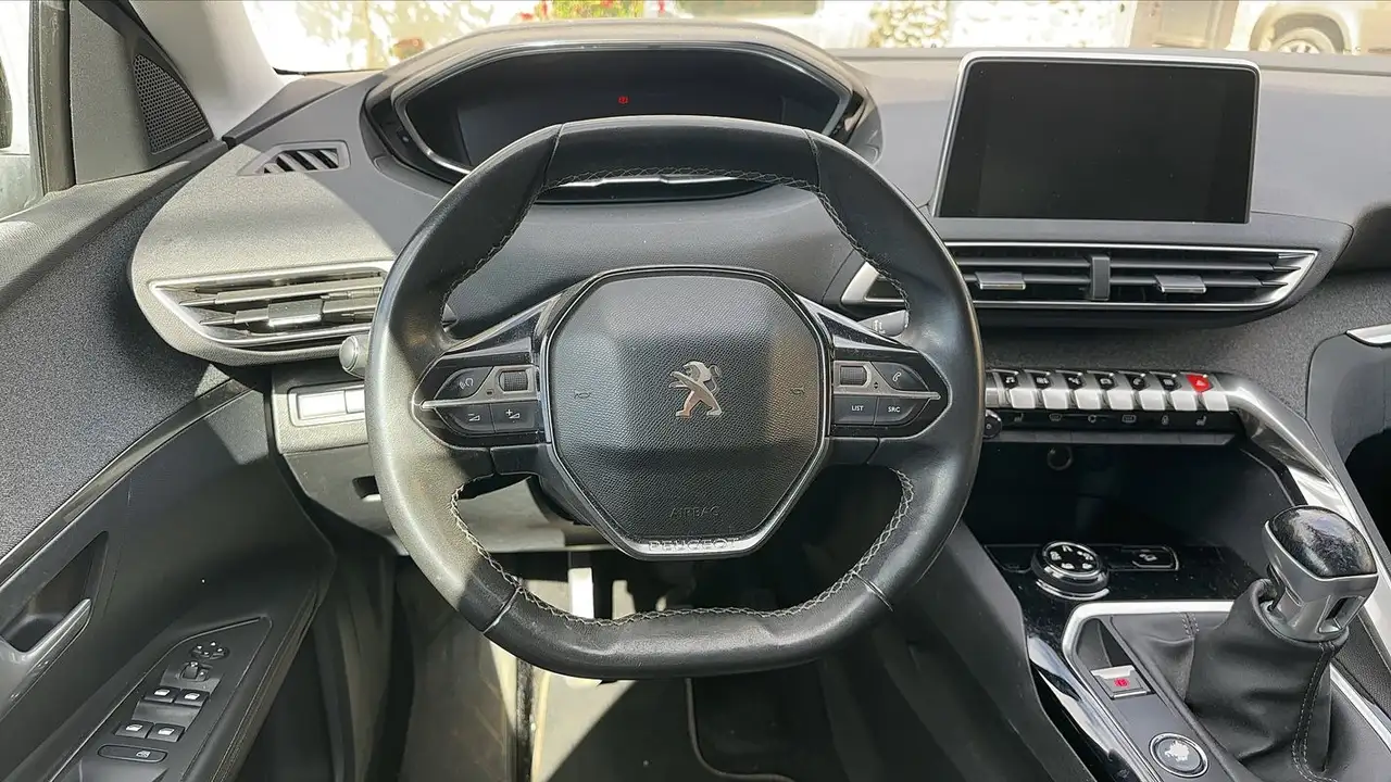 Peugeot 3008 3008 — photo 23