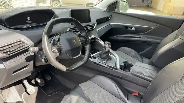 Peugeot 3008 view 8
