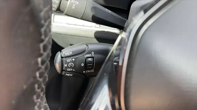 Peugeot 3008 view 14