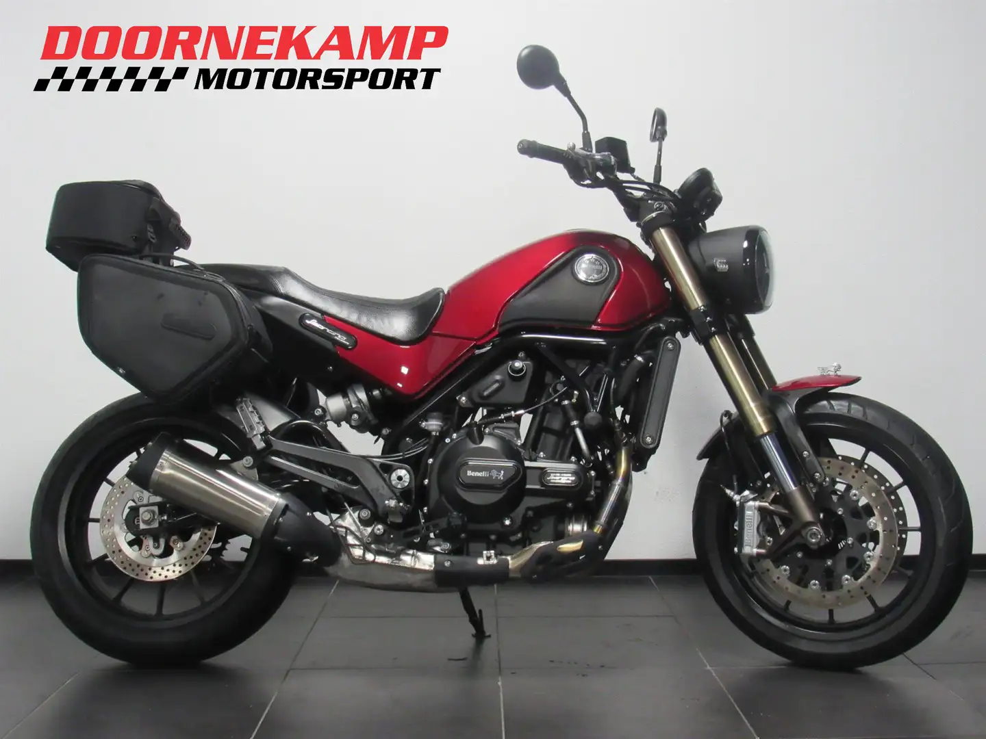 Benelli Leoncino 500 Rood - 1