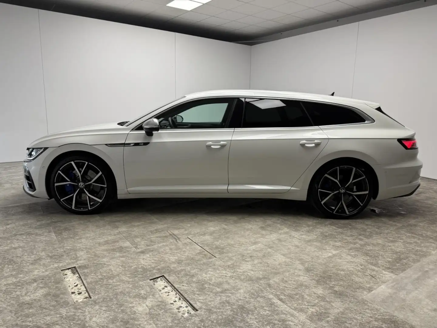 Volkswagen Arteon Shooting Brake R 2.0 TSI DSG 4Motion Klima Navi Weiß - 2
