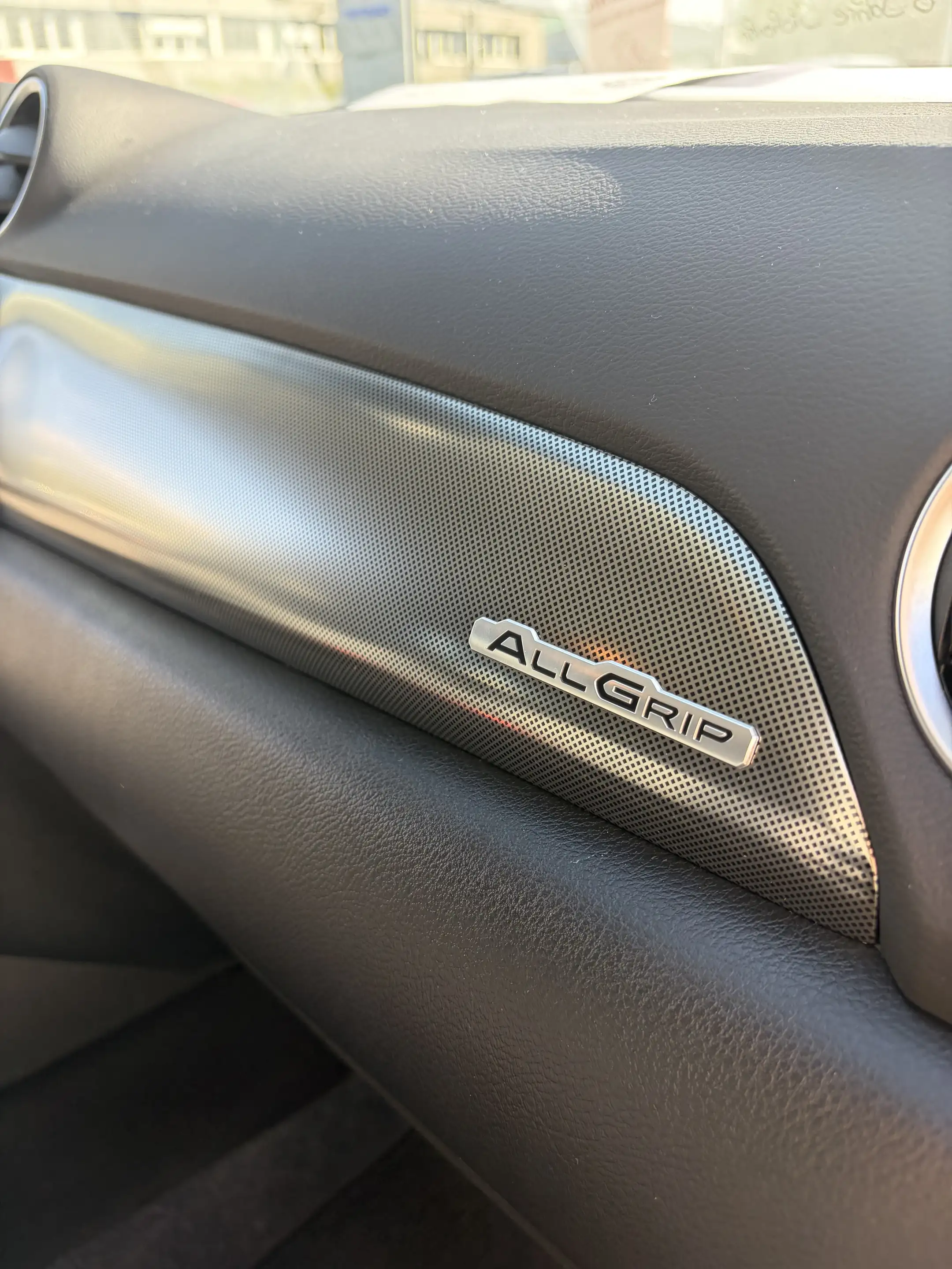 Suzuki Vitara Vitara 1.4 Boosterjet Hybrid Allgrip Comfort extra Allrad — photo 12