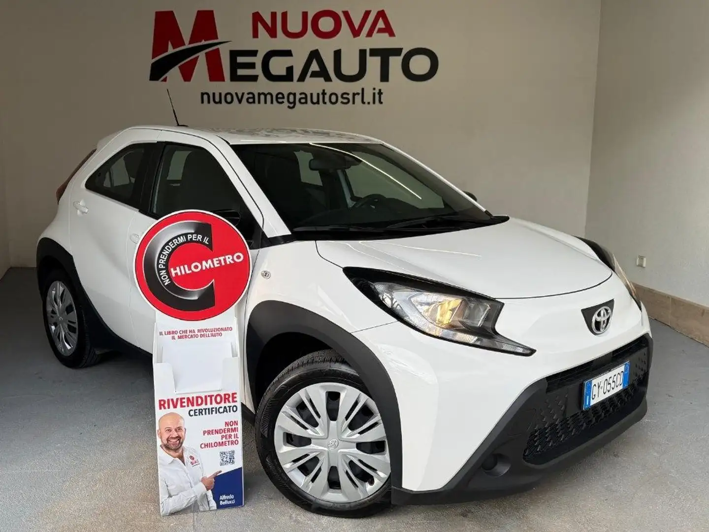 Toyota Aygo X 1.0 VVT-i 72 CV 5 porte Active Blanc - 1