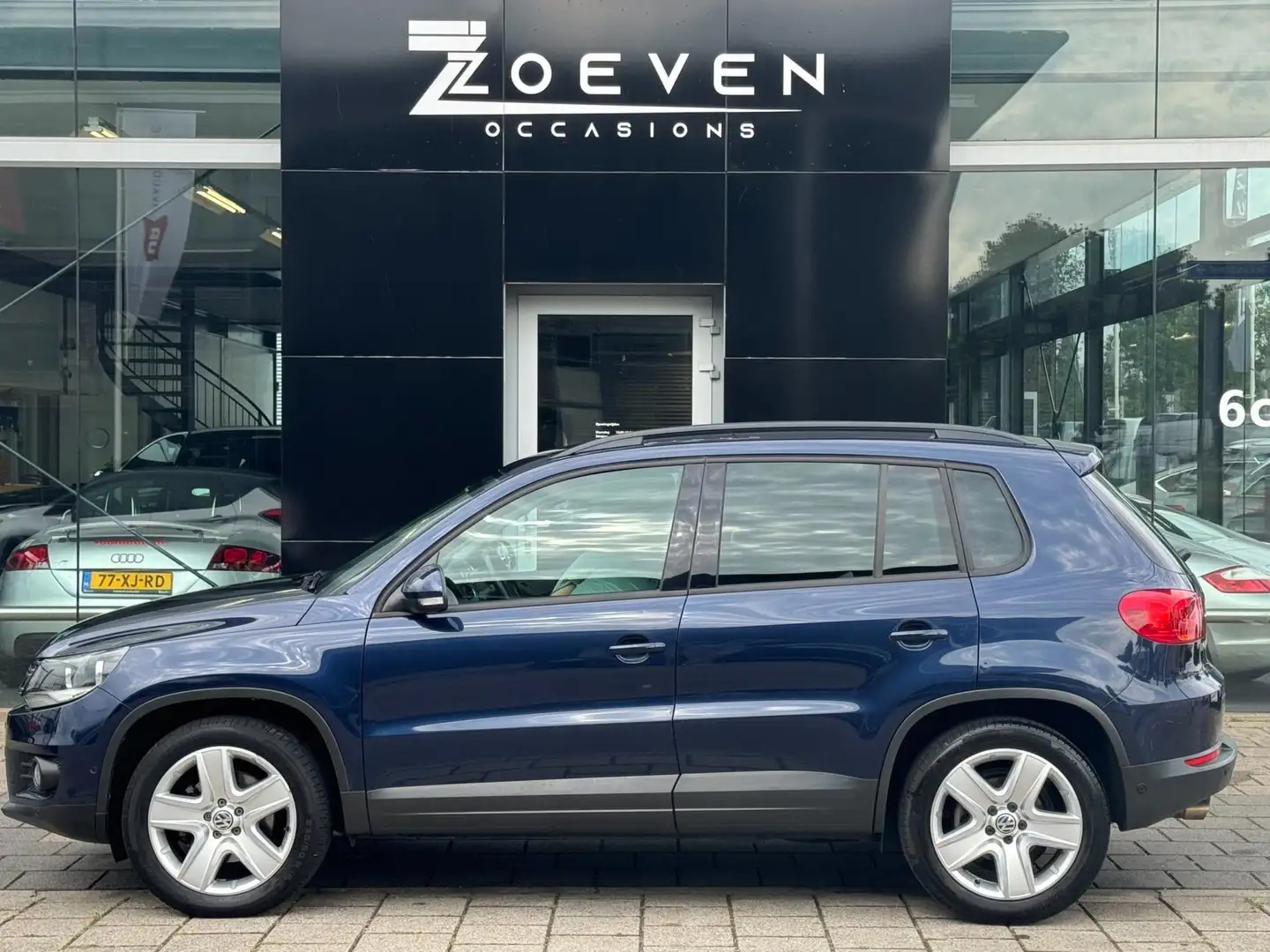 Volkswagen Tiguan 1.4 TSI Comfort&Design Edition Blauw - 2