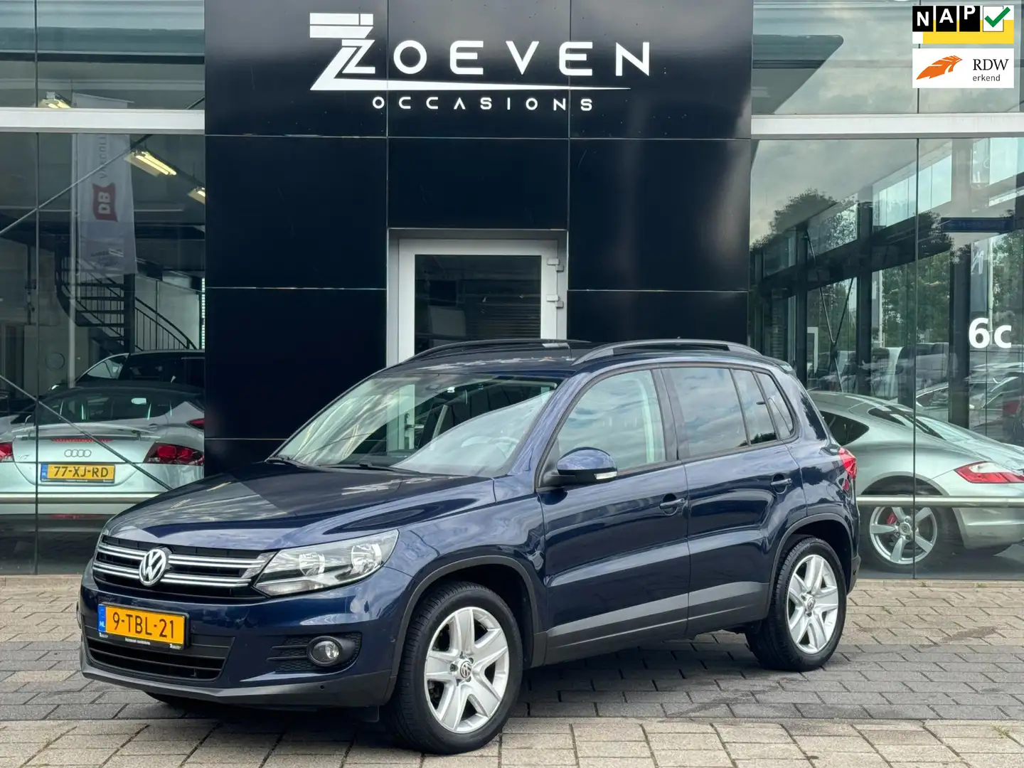 Volkswagen Tiguan 1.4 TSI Comfort&Design Edition Blauw - 1