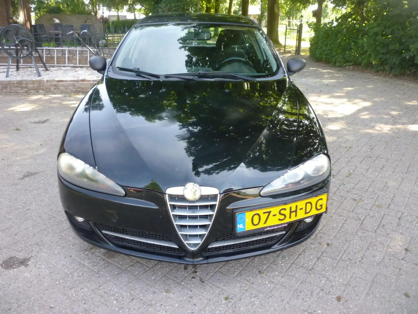 Alfa Romeo 147 1.6 T.Spark Veloce Distinctive Zwart - 2