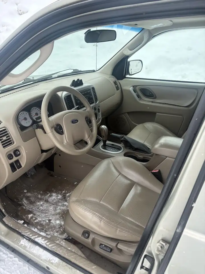 Ford Escape снимка Ford Escape