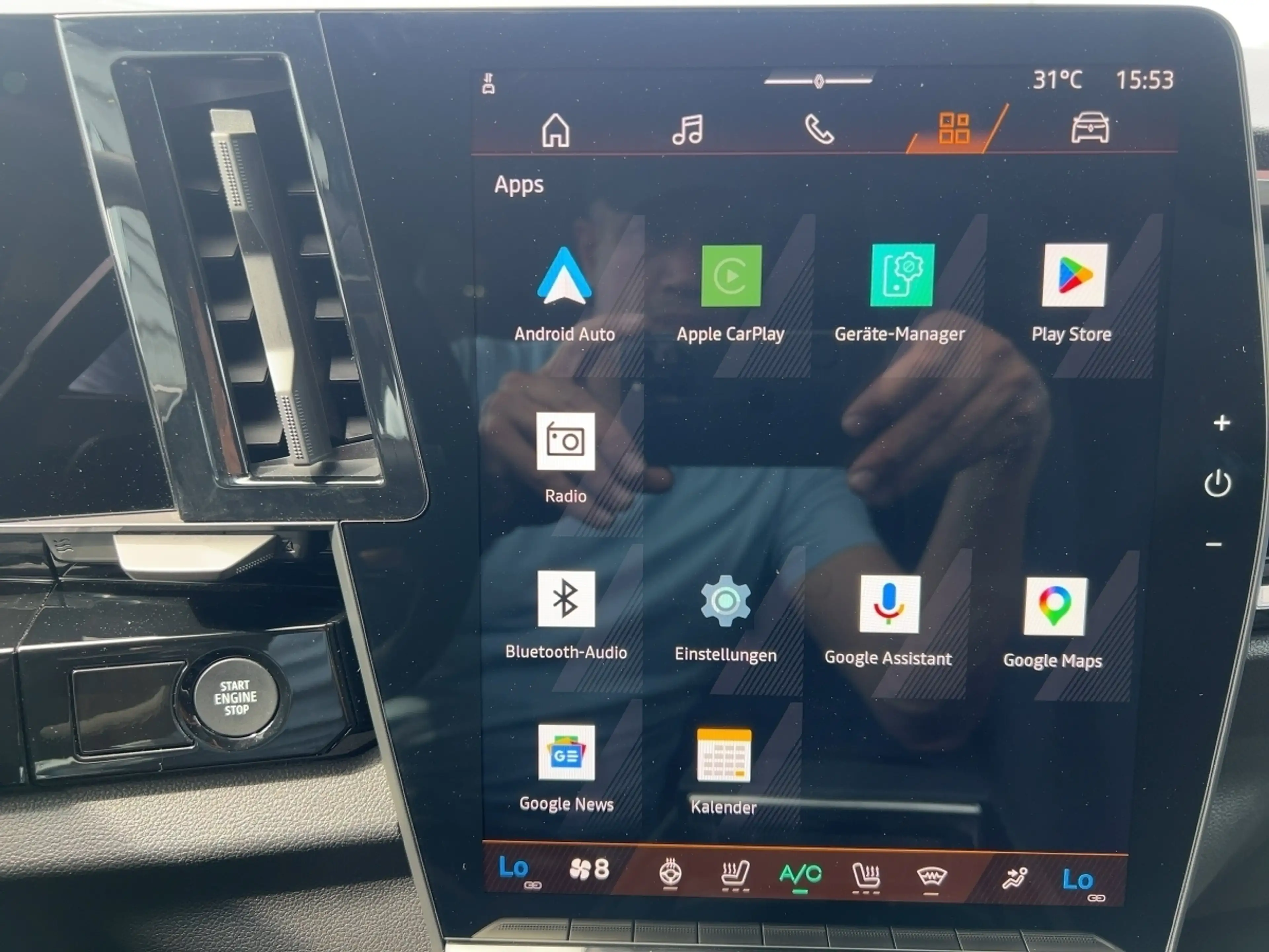 Renault Austral Esprit Alpine Full Hybrid E-Tech 200 PDC — photo 14