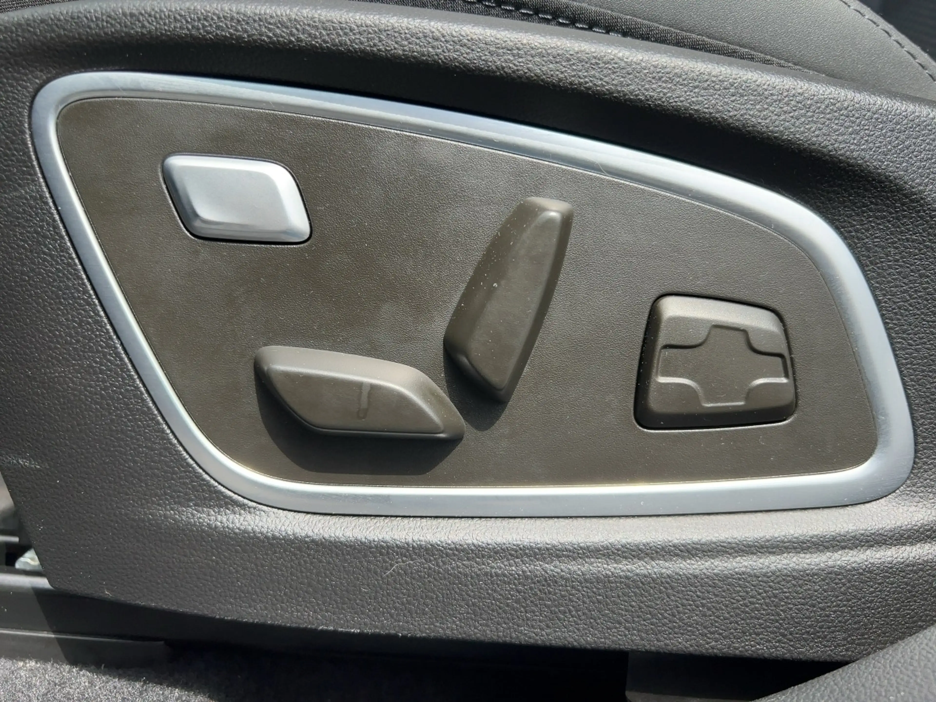 Renault Austral Esprit Alpine Full Hybrid E-Tech 200 PDC — photo 18