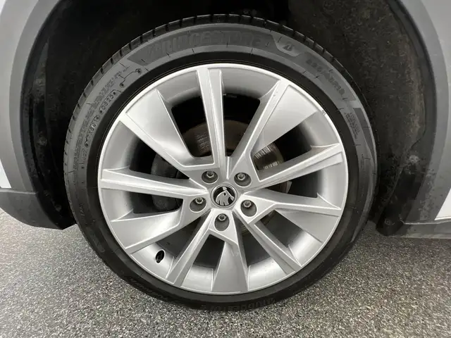 Skoda Octavia view 6