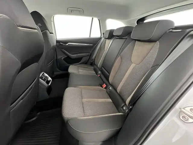 Skoda Octavia view 9