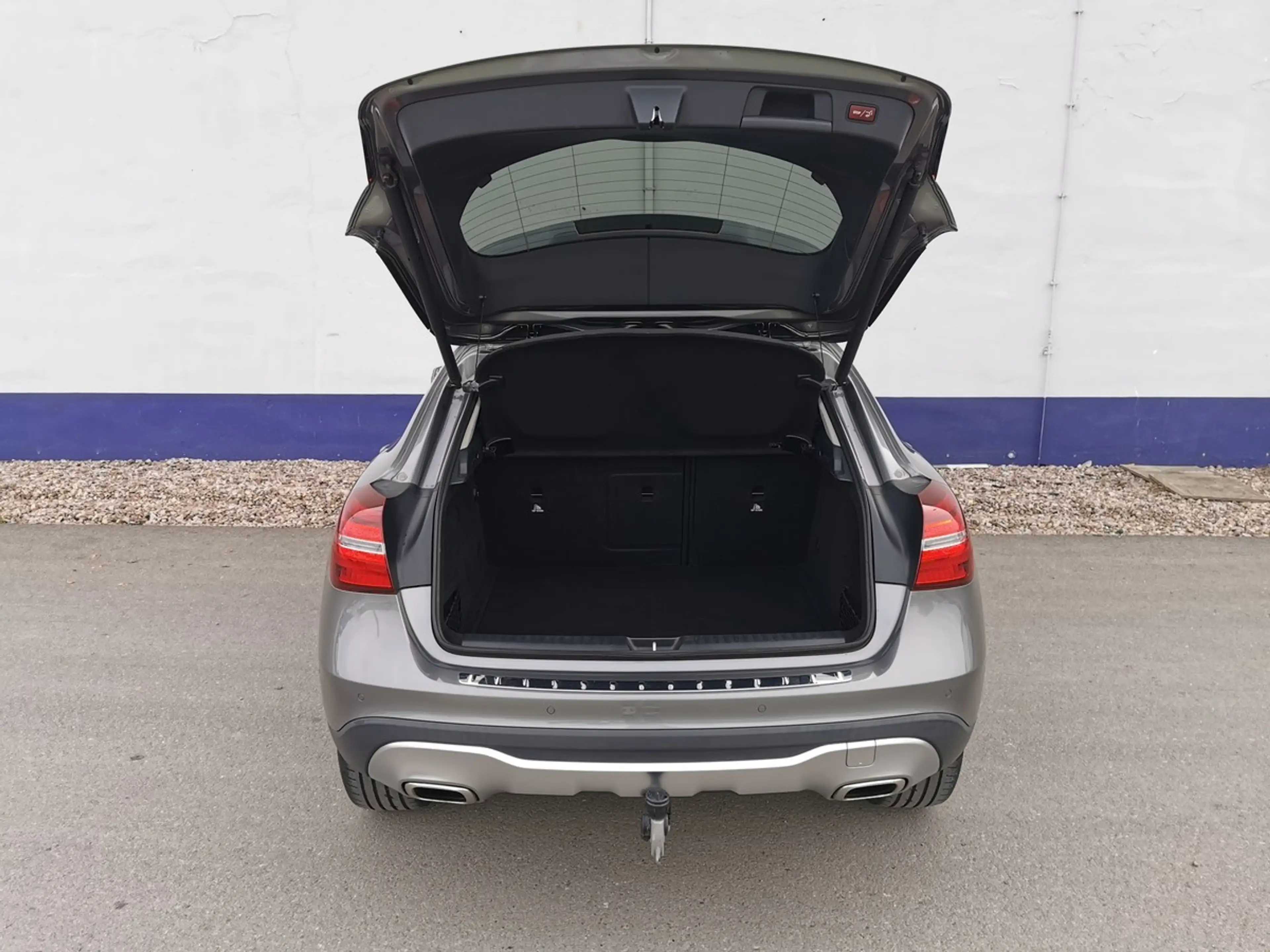 Mercedes-Benz GLA 250 Urban+AHZV+Teilleder+LED+Navi+PDC+elekt.Heckklappe — photo 9