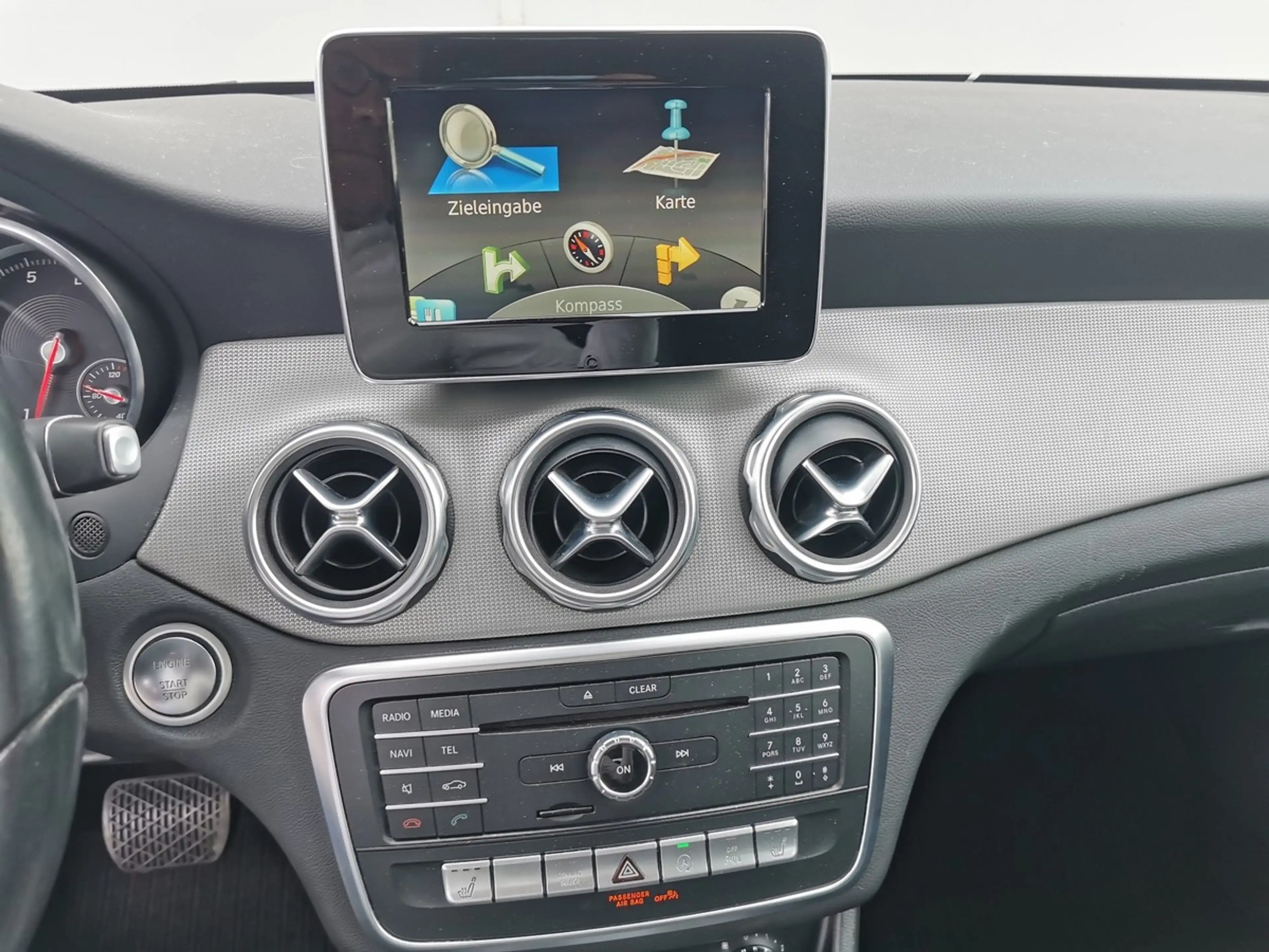 Mercedes-Benz GLA 250 Urban+AHZV+Teilleder+LED+Navi+PDC+elekt.Heckklappe — photo 14