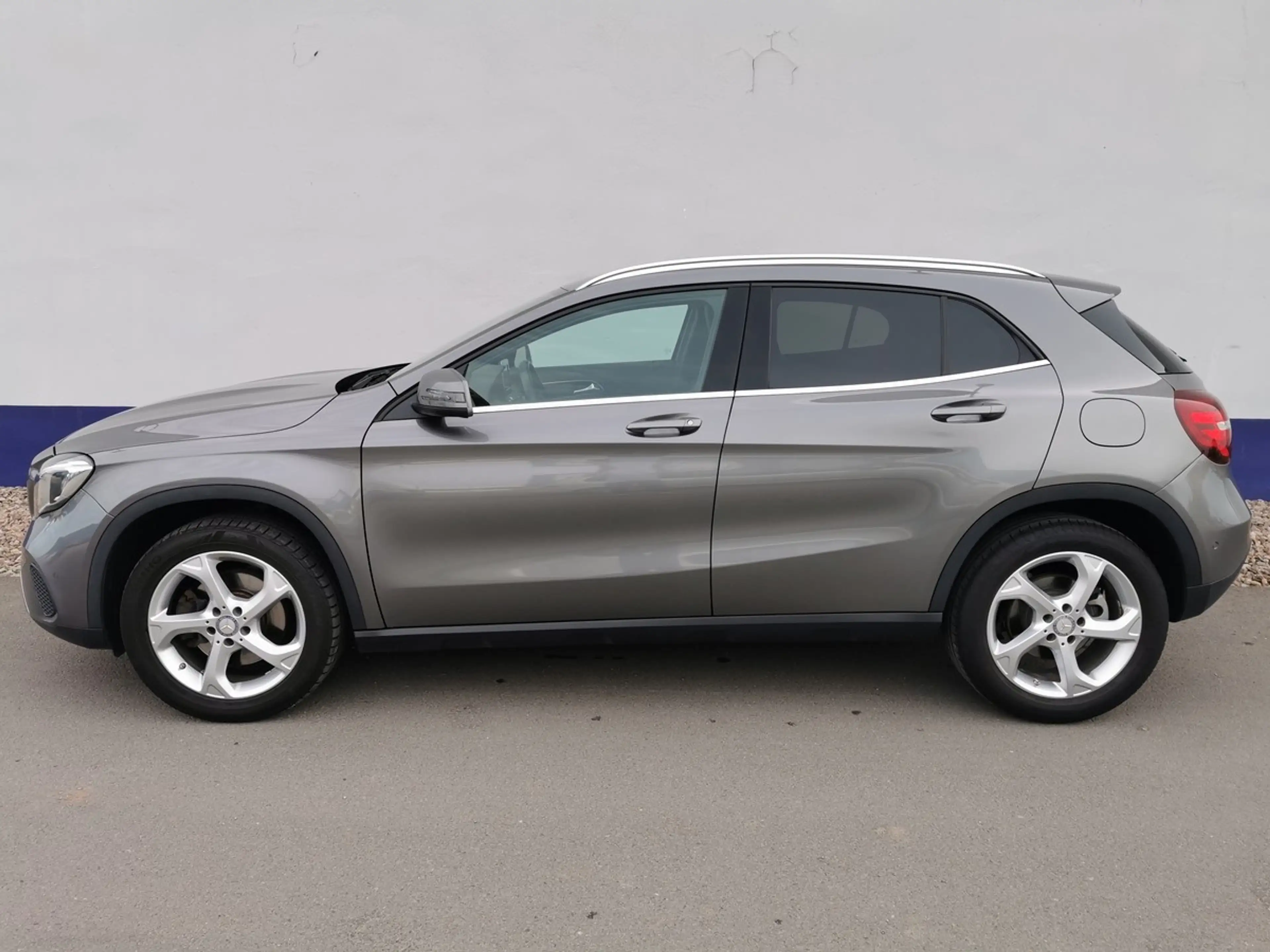 Mercedes-Benz GLA 250 Urban+AHZV+Teilleder+LED+Navi+PDC+elekt.Heckklappe — photo 5