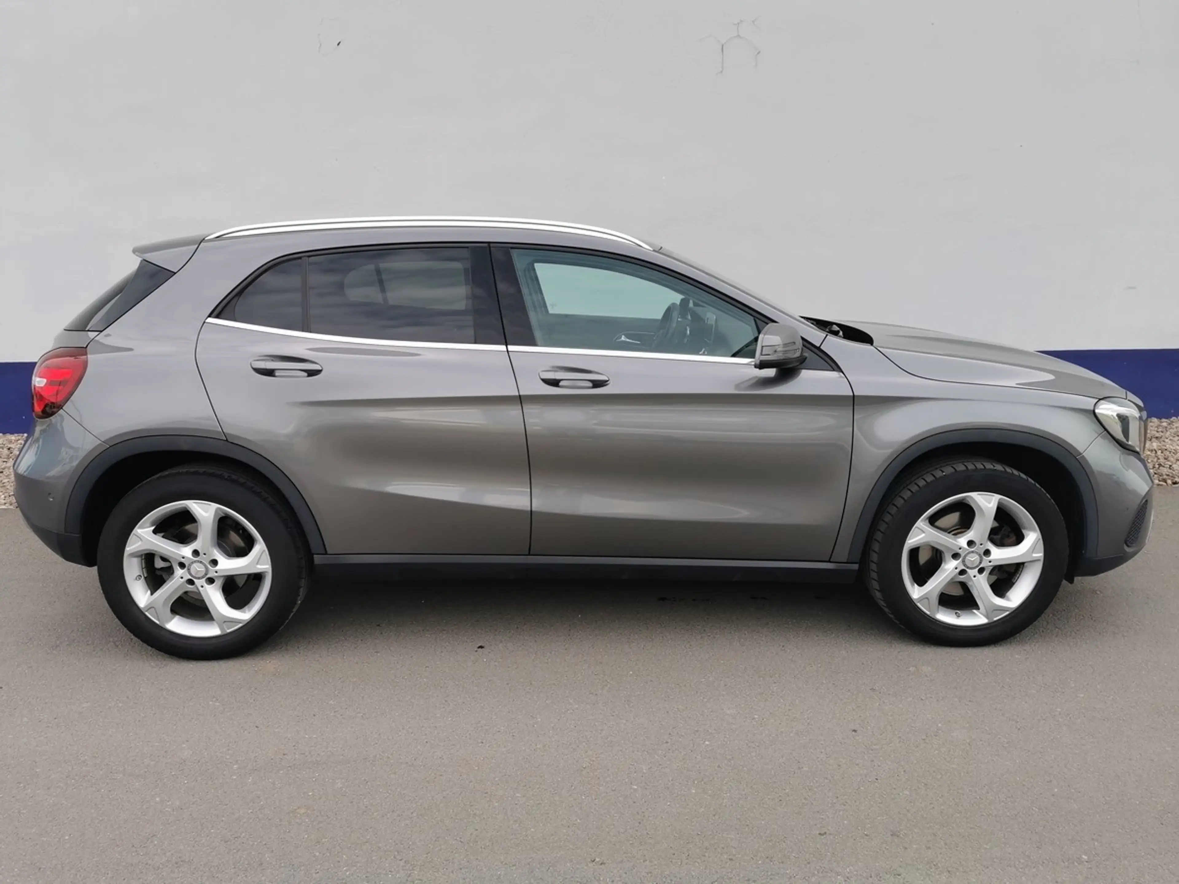 Mercedes-Benz GLA 250 Urban+AHZV+Teilleder+LED+Navi+PDC+elekt.Heckklappe — photo 4