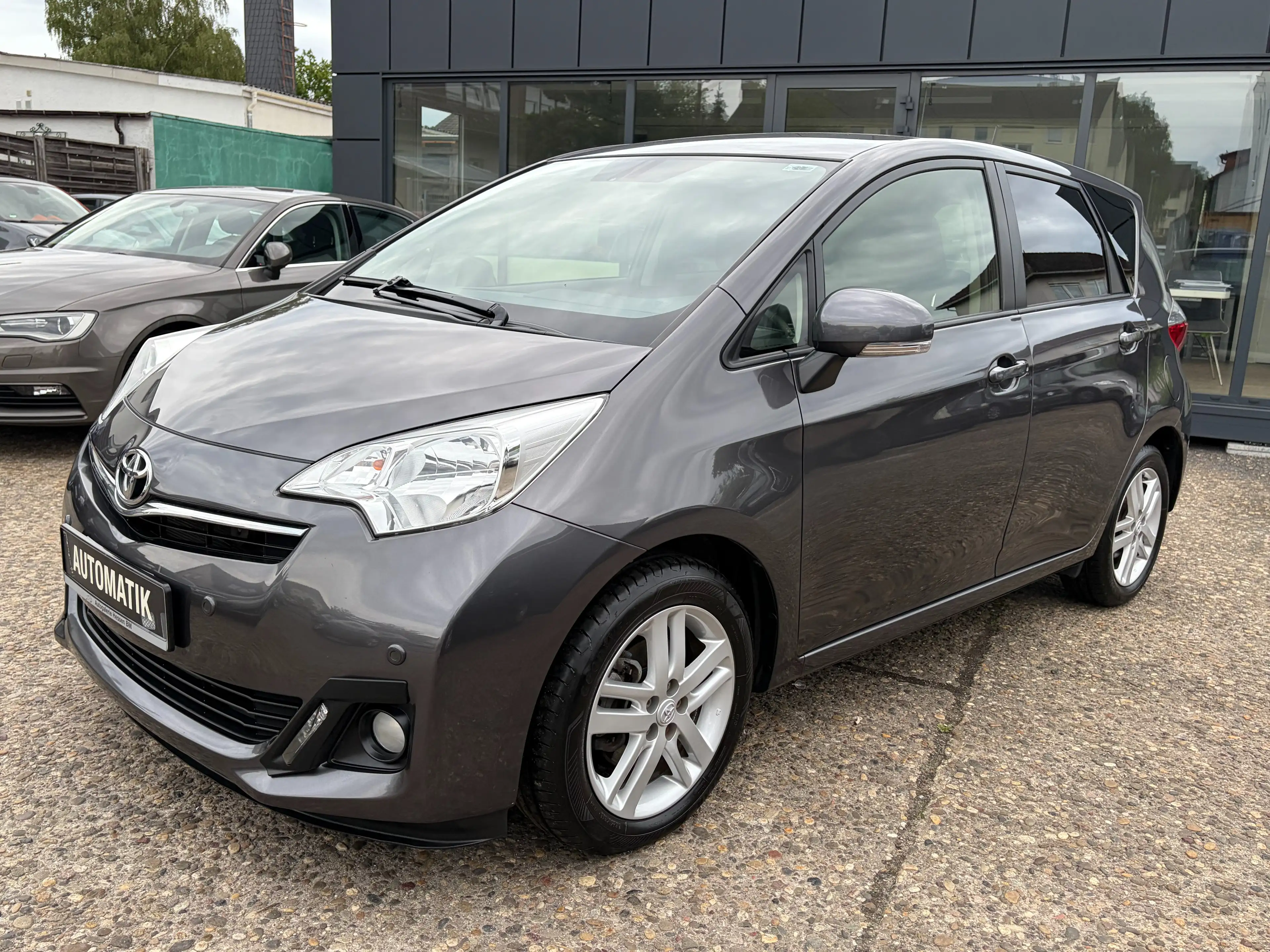 Toyota Verso-S Automatik*Kamera*AHK*Navi*BT*PDC* — photo 3