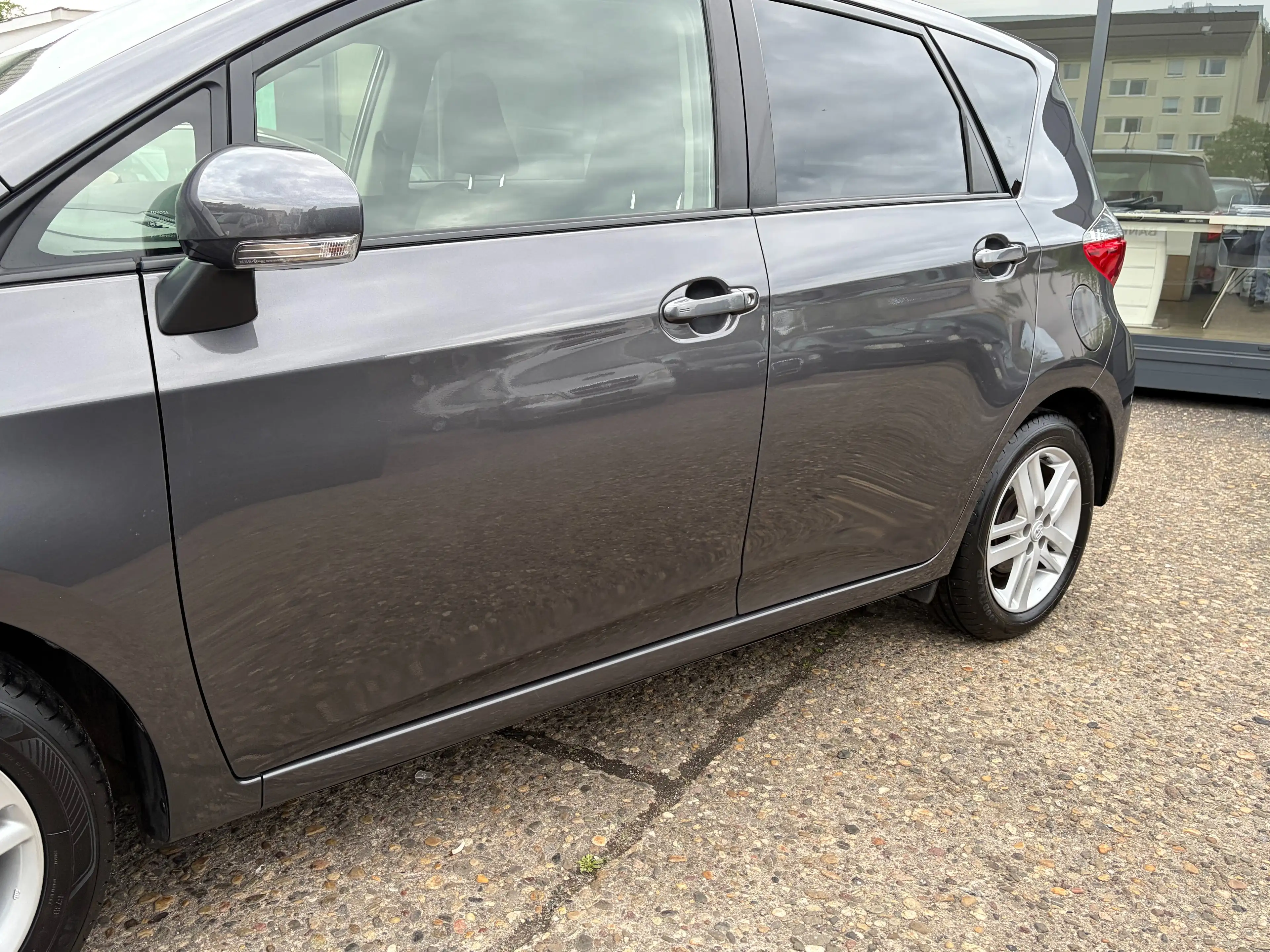 Toyota Verso-S Automatik*Kamera*AHK*Navi*BT*PDC* — photo 4