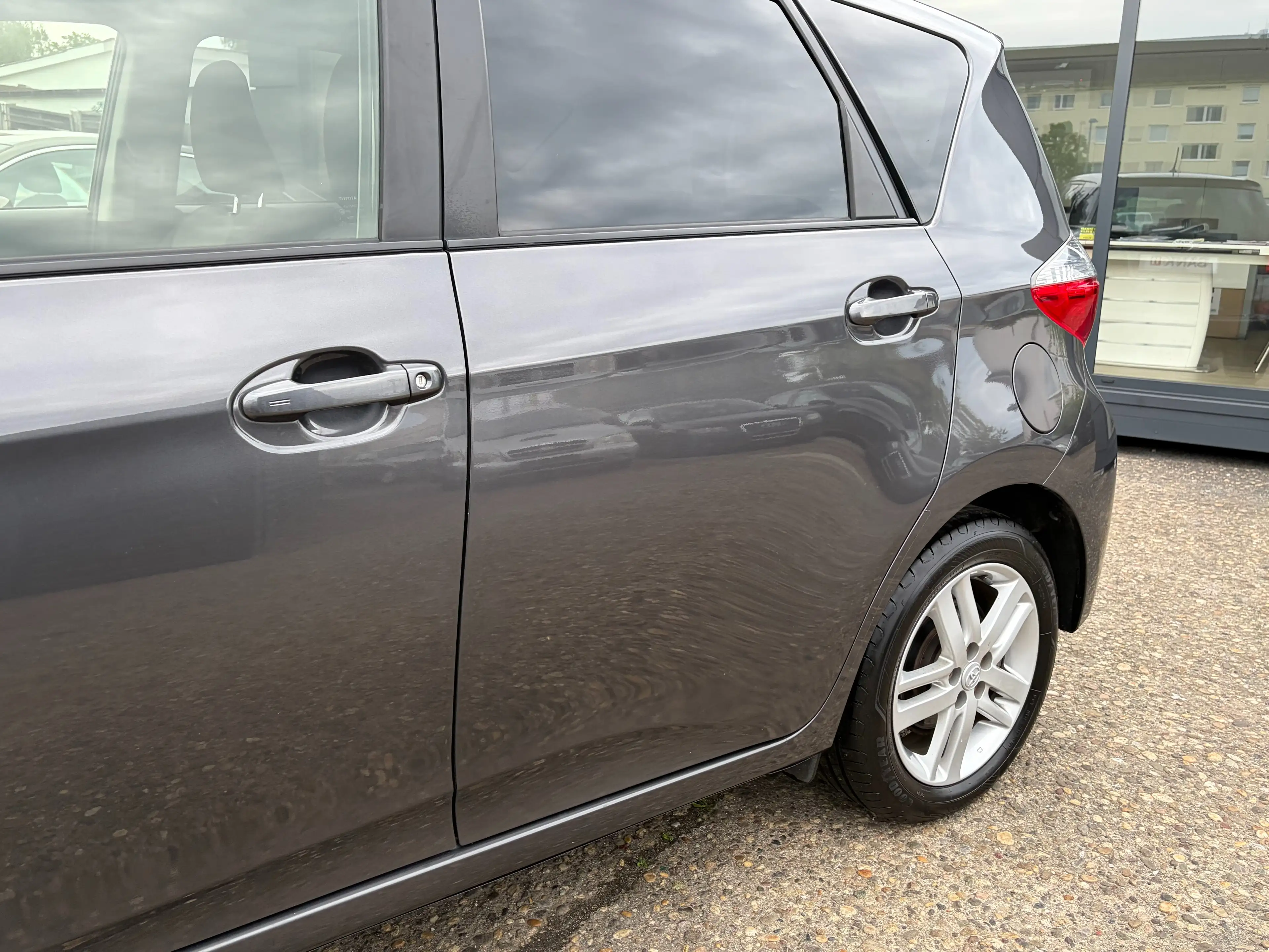 Toyota Verso-S Automatik*Kamera*AHK*Navi*BT*PDC* — photo 5