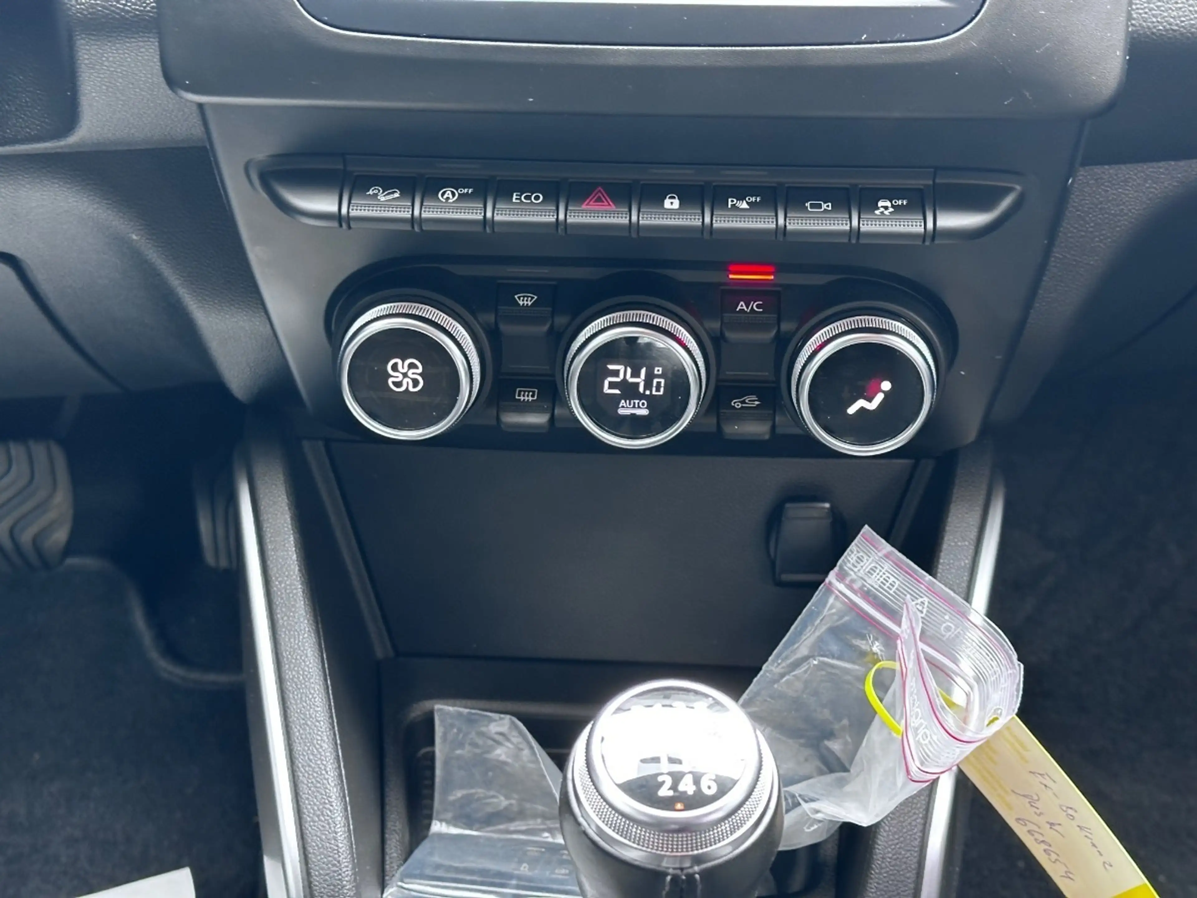 Dacia Duster Anniversary TCe 130 — photo 14