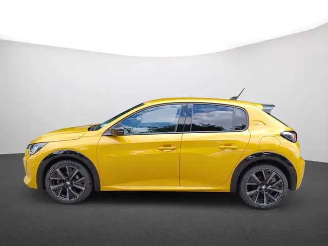 Peugeot 208 view 4