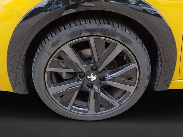 Peugeot 208 view 8