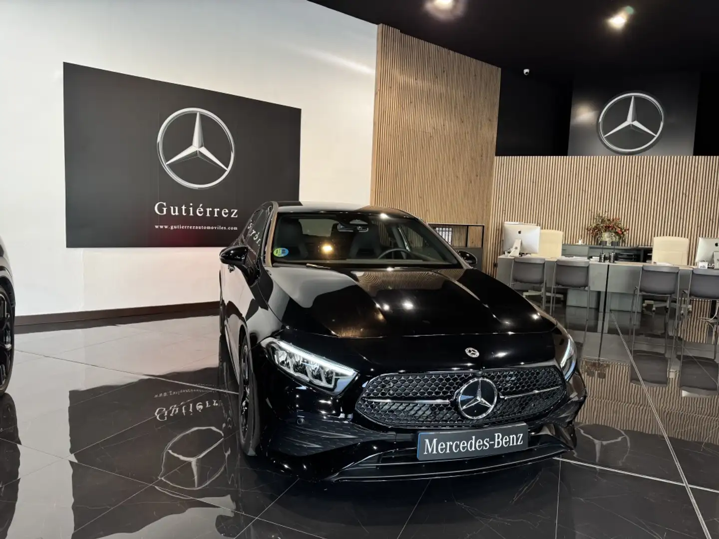 Mercedes-Benz A 200 Progressive Line Advanced 7G-DCT Negro - 2