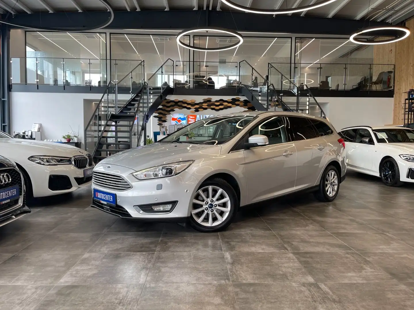 Ford Focus Turnier Titanium *ACC*NAVI*LKHZ*SPURASSIST Stříbrná - 1