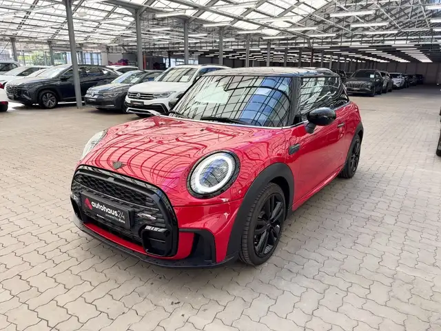 Mini Hatch view 3