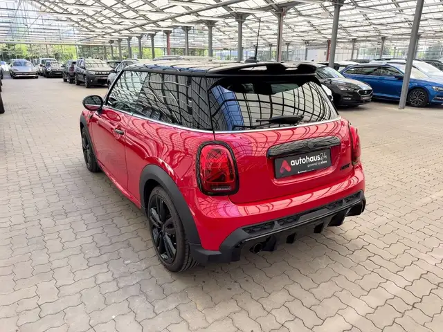 Mini Hatch view 4