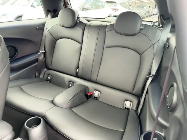 Mini Hatch view 15
