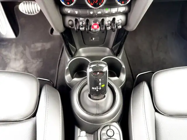 Mini Hatch view 13