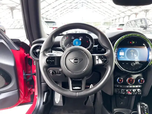 Mini Hatch view 10