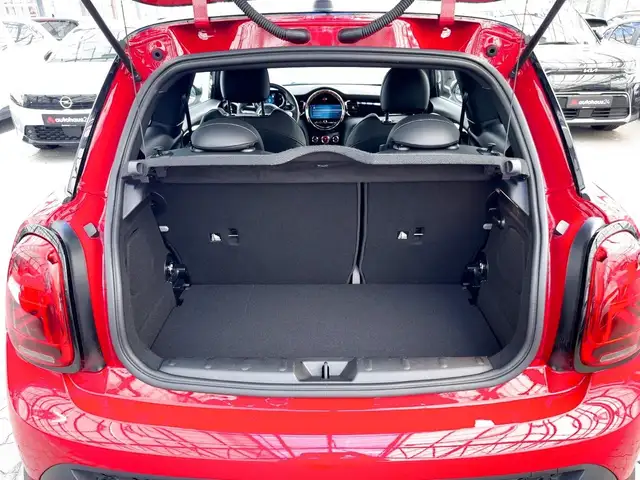 Mini Hatch view 6