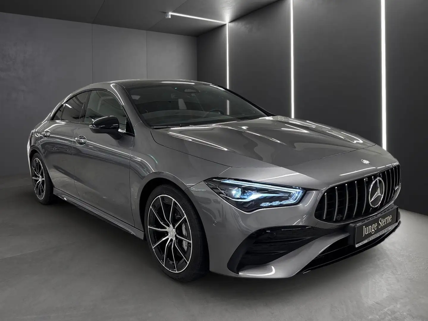 Mercedes-Benz CLA 35 AMG 4M Coupé*Pano*Distro*Night*Burmester* Szürke - 2