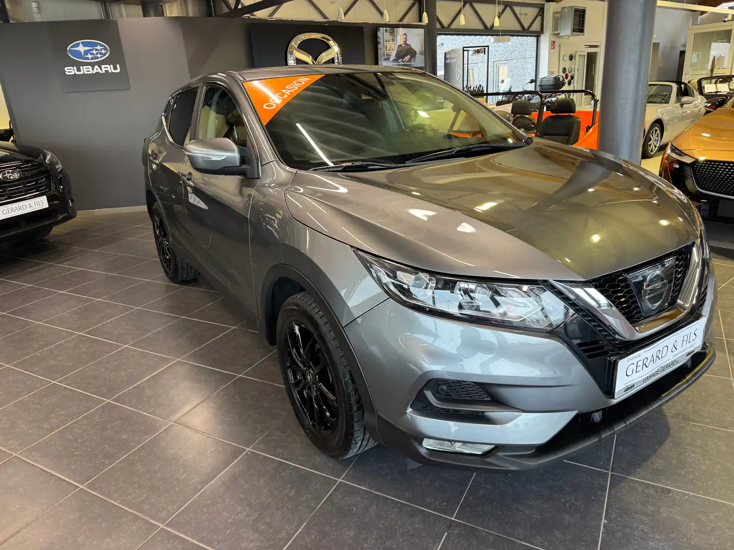 Nissan Qashqai Qashqai 1.2 DIG-T N-Connecta Grijs - 2