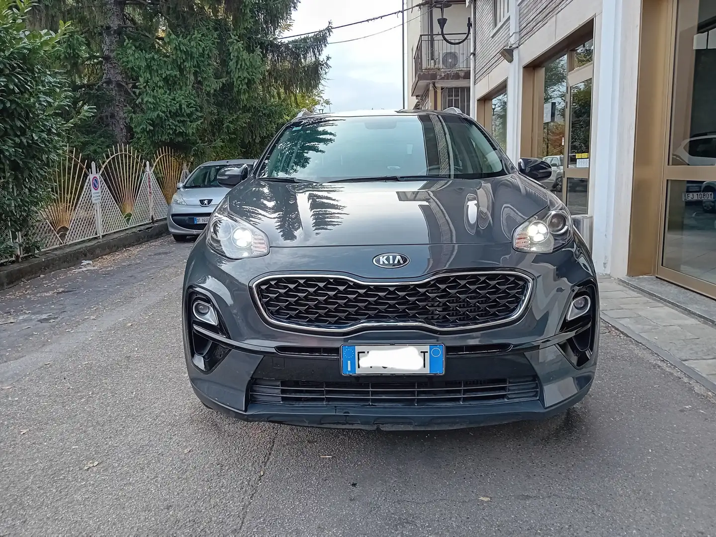 Kia Sportage 1.6 crdi 2wd 115cv Gris - 2