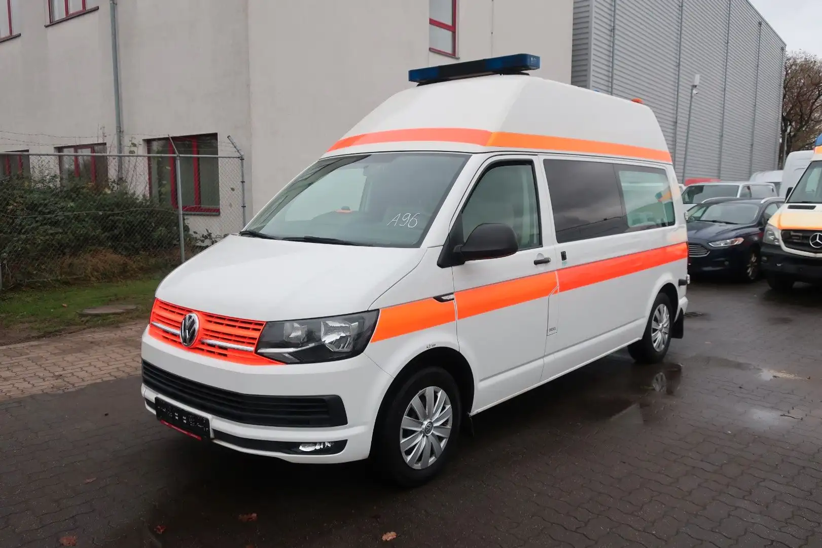 Volkswagen T6 Transporter Hochdach lang/KTW/Klima/Automatik Weiß - 1